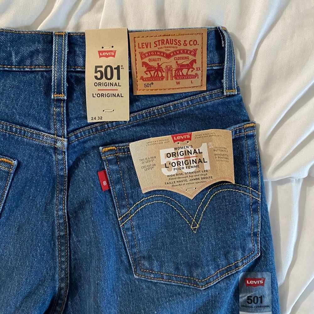 NWT Levi’s 501 Original 24”x32”